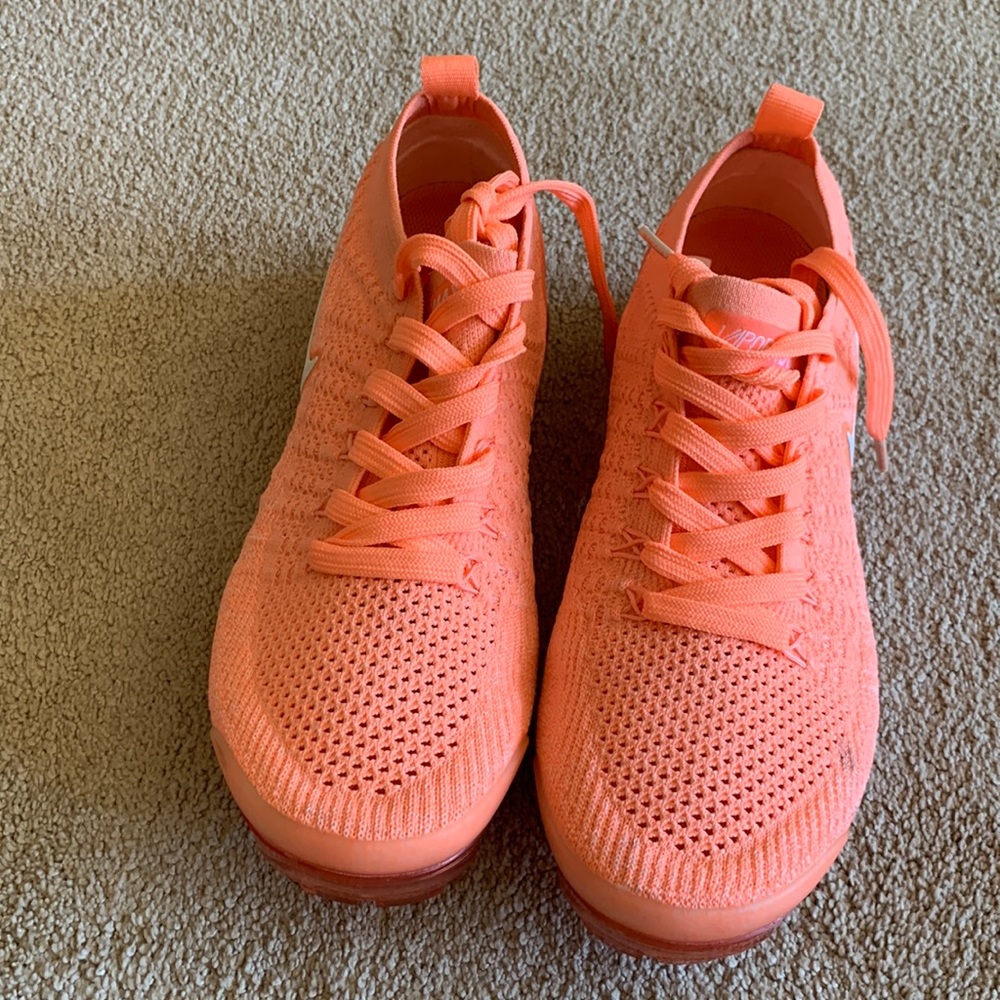 Neon nike vapor max